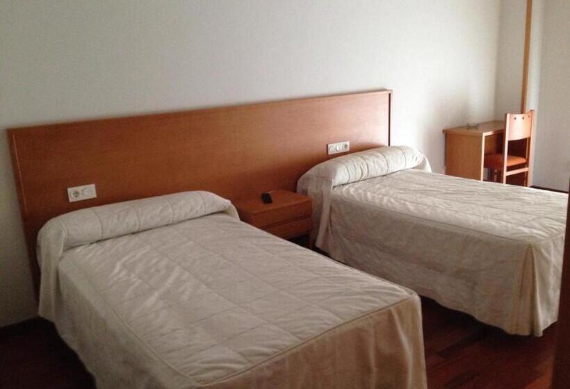 פנסיון Hostal El Poligono