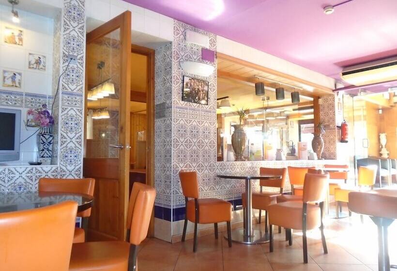 膳宿费 Hostal Galicia Cardedeu