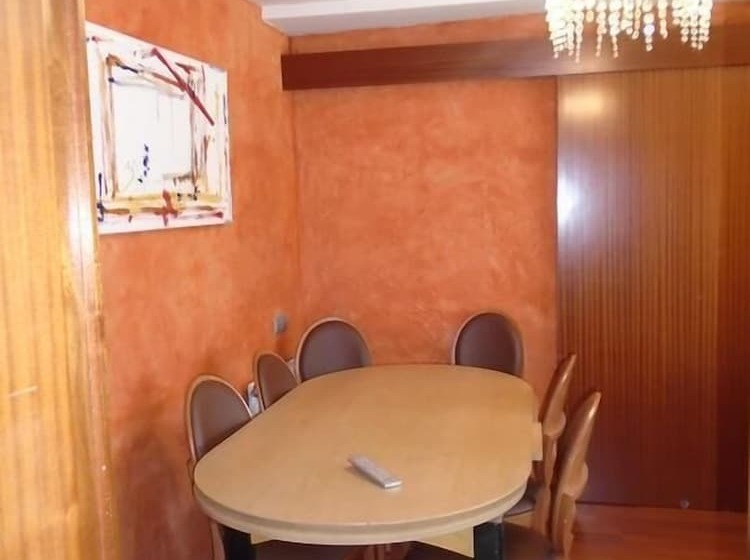 膳宿费 Hostal Galicia Cardedeu