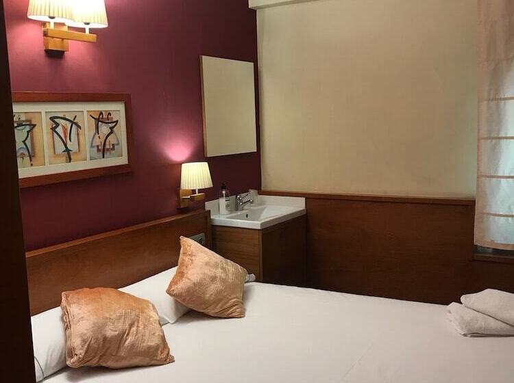 膳宿费 Hostal Galicia Cardedeu