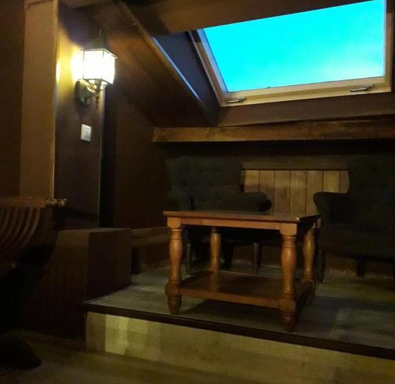 膳宿费 Hostal Medievo