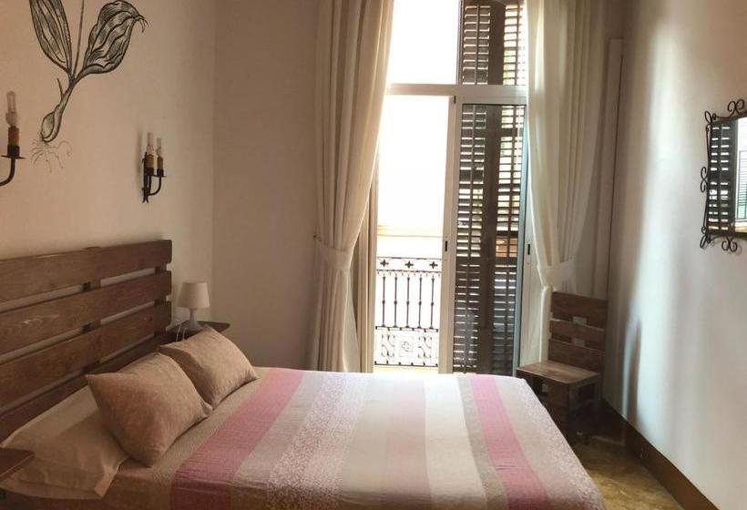 پانسیون Hostal Parellades