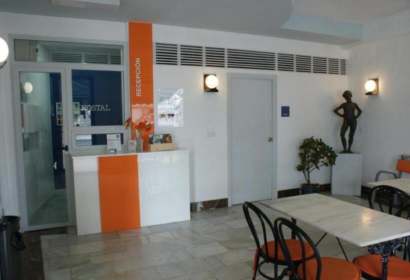 Пансион Hostal Puerto Beach