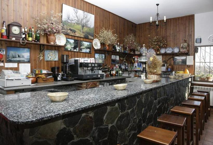 بنسيون Hostal Restaurante Alto Rey