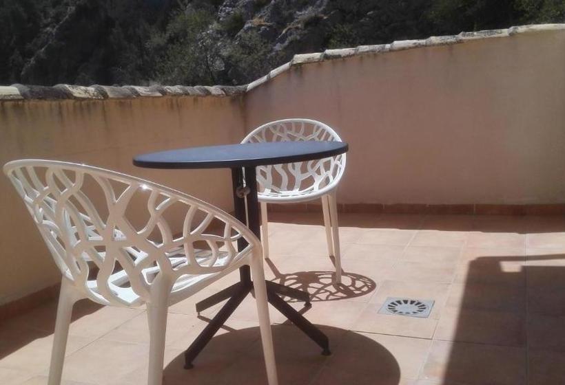 פנסיון Hostal Rural De Cuadros