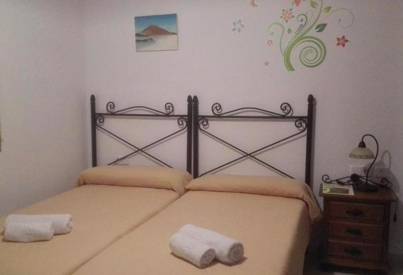 פנסיון Hostal Rural De Cuadros