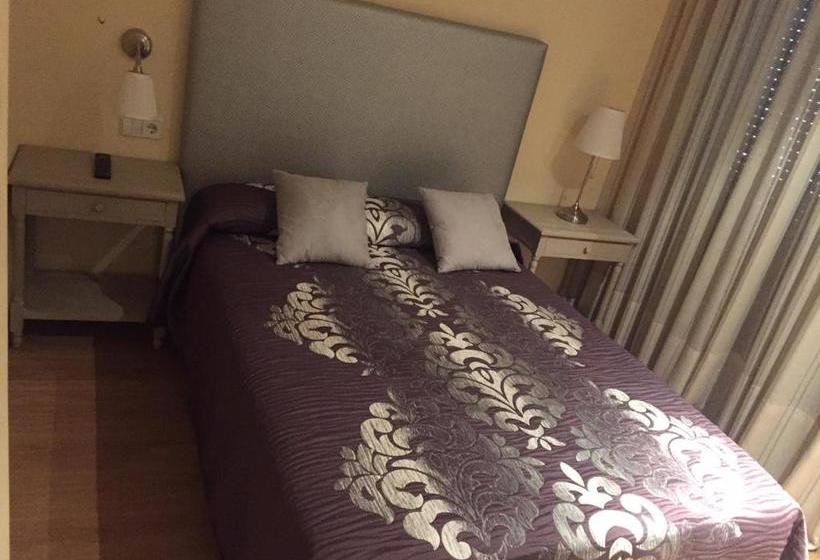 펜션 Hostal Santa Baia