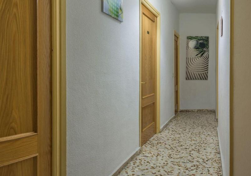 پانسیون Hostal Santa Barbara