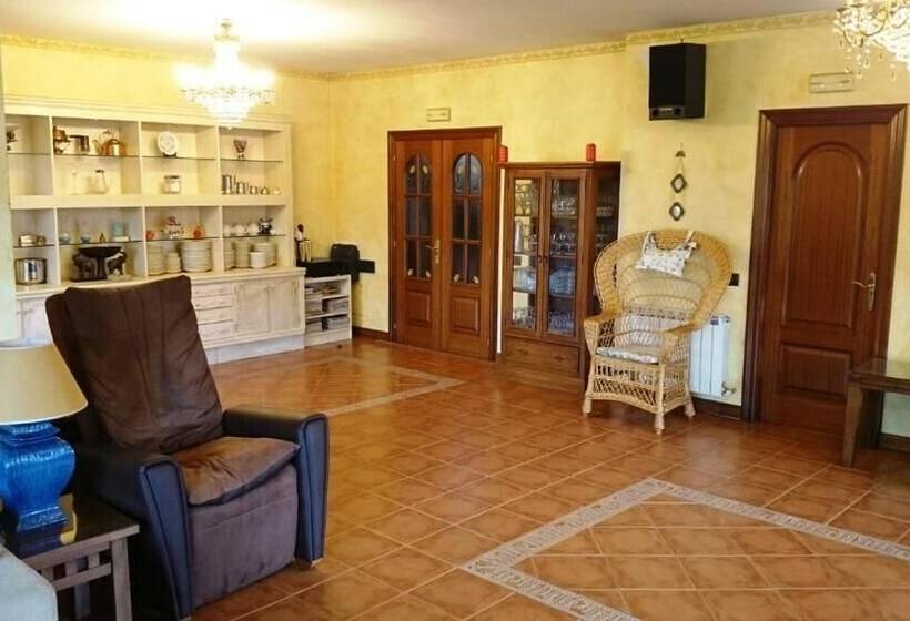 پانسیون Hosteria De Langre