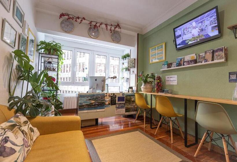 Pension Angelines, Sneuu Hostel Santander