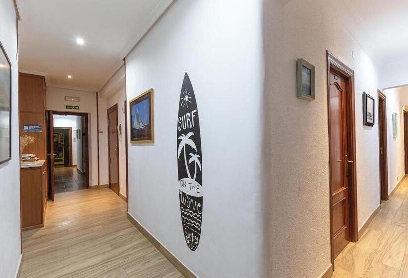 Pension Angelines, Sneuu Hostel Santander