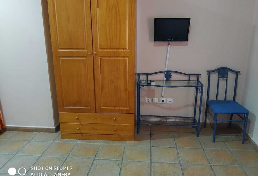 فندق صغير Hostal Restaurante El Parador