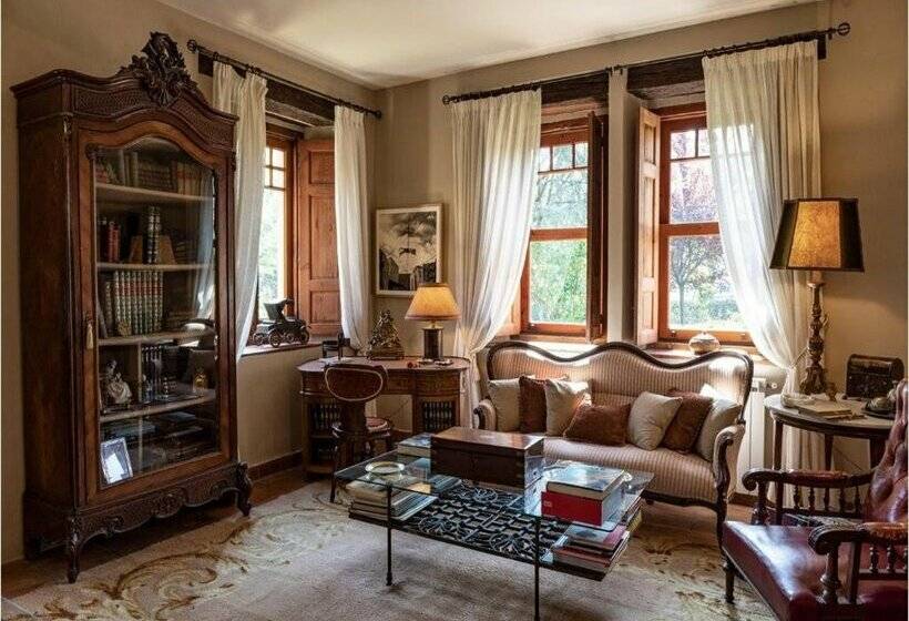 هتل Posada Los Lienzos