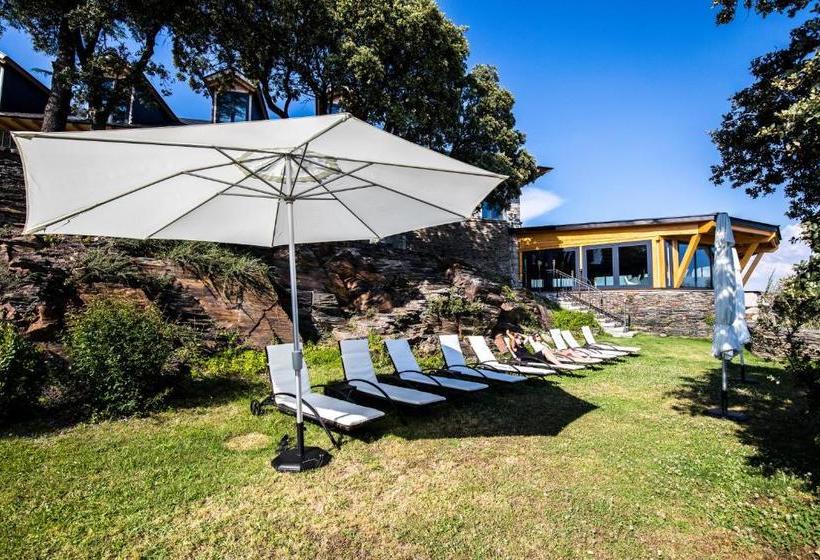 בית מלון כפרי The Rock Suites & Spa