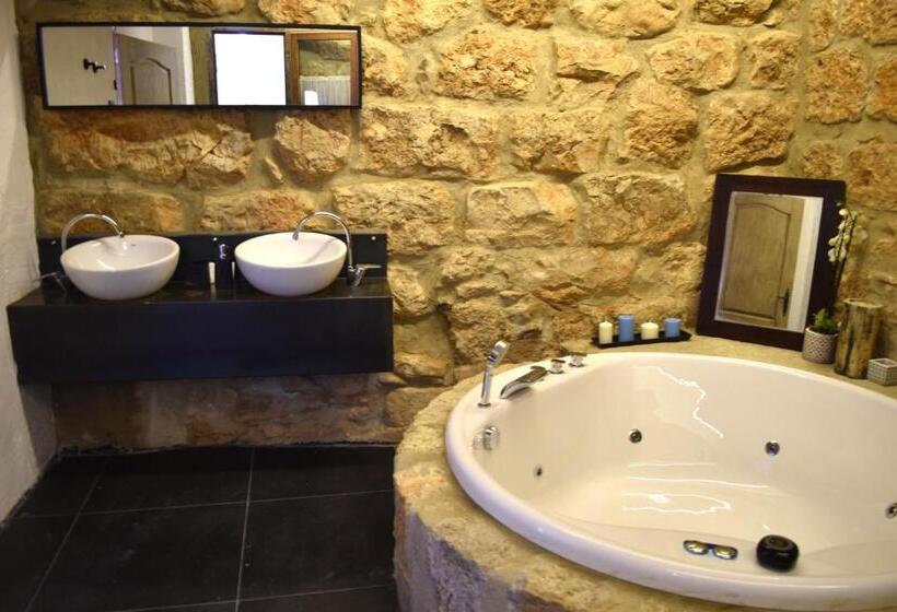 پانسیون Castillo De Grisel