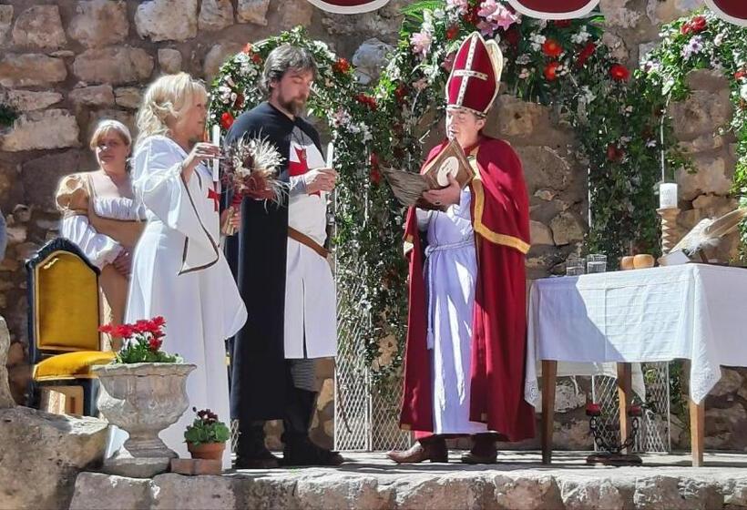 پانسیون Castillo De Grisel