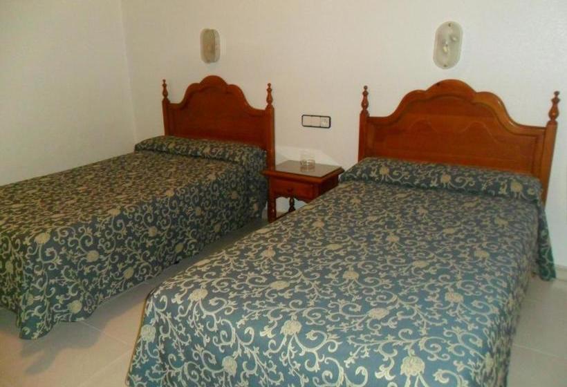 بنسيون Hostal Amigo