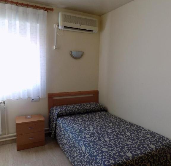 بنسيون Hostal Amigo