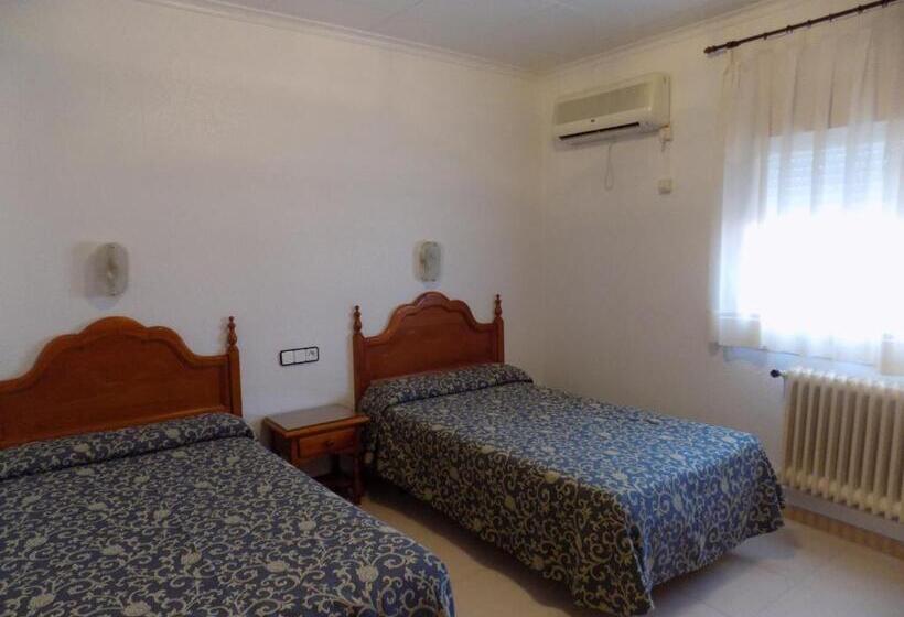 פנסיון Hostal Amigo