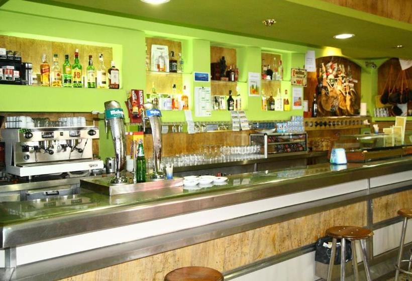 بنسيون Hostal Asturias