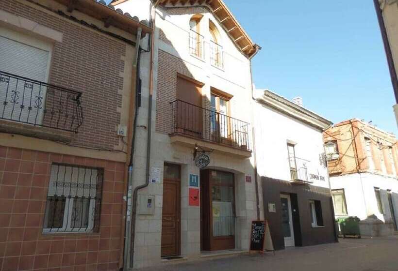 פנסיון Hostal Catalina De Austria