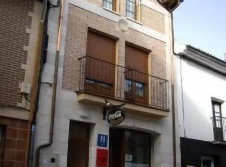 פנסיון Hostal Catalina De Austria