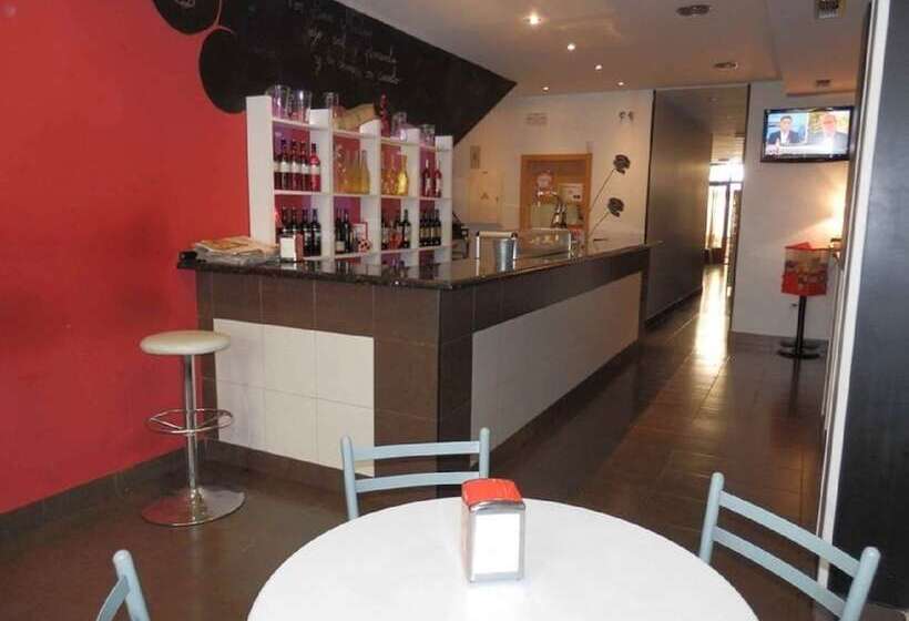 펜션 Hostal Catalina De Austria