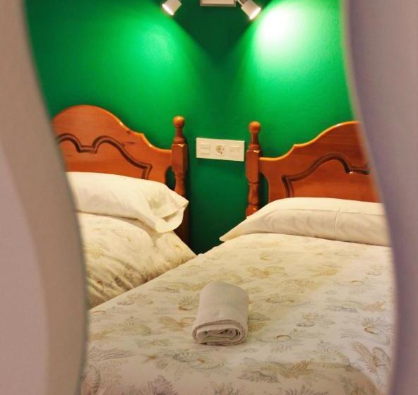 بنسيون Hostal La Zamora