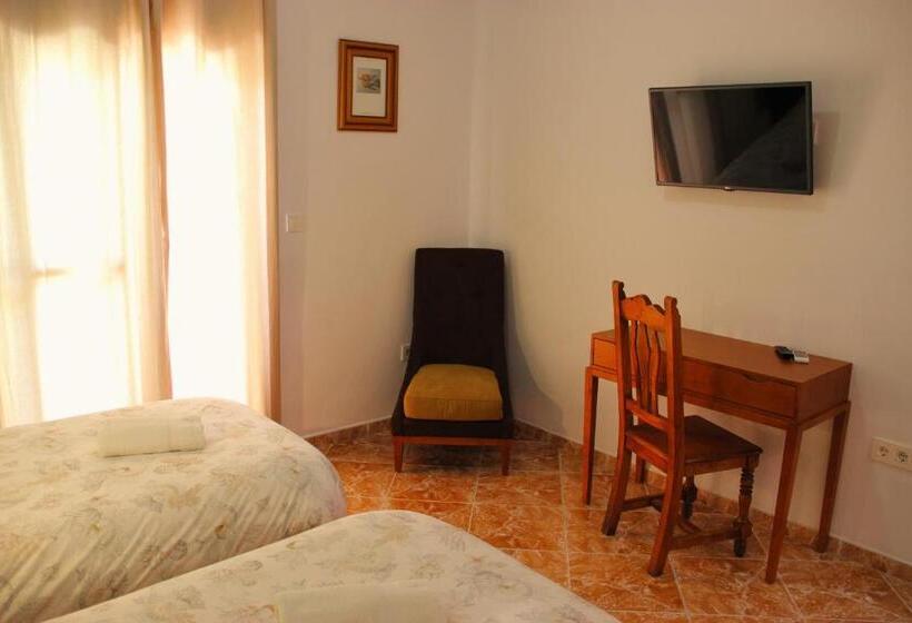 بنسيون Hostal La Zamora