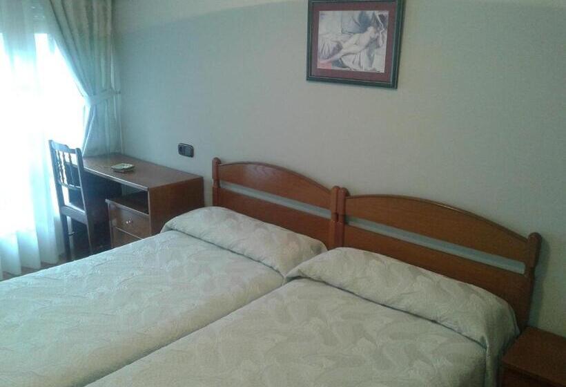 Пансион Hostal Les Bedules