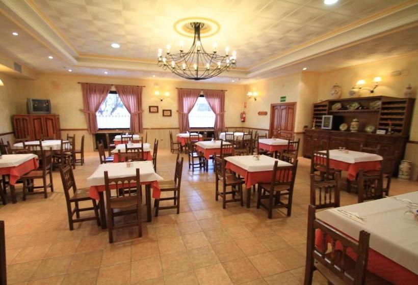 פנסיון Hostal Restaurante Cuatro Caminos