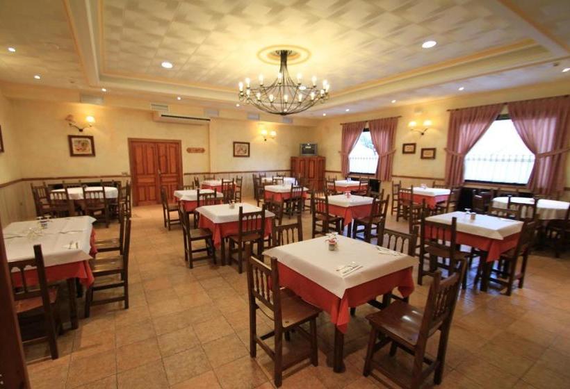 بنسيون Hostal Restaurante Cuatro Caminos