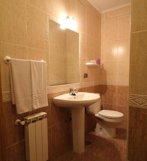 פנסיון Hostal Restaurante Cuatro Caminos