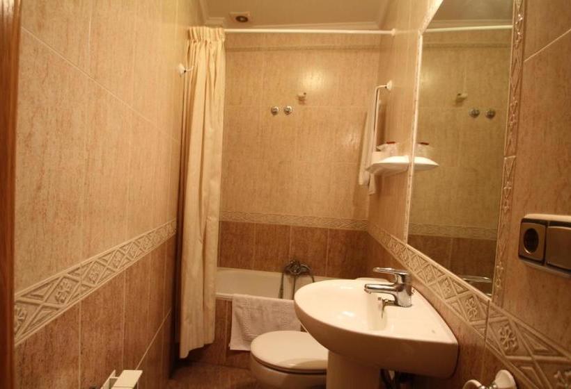 פנסיון Hostal Restaurante Cuatro Caminos