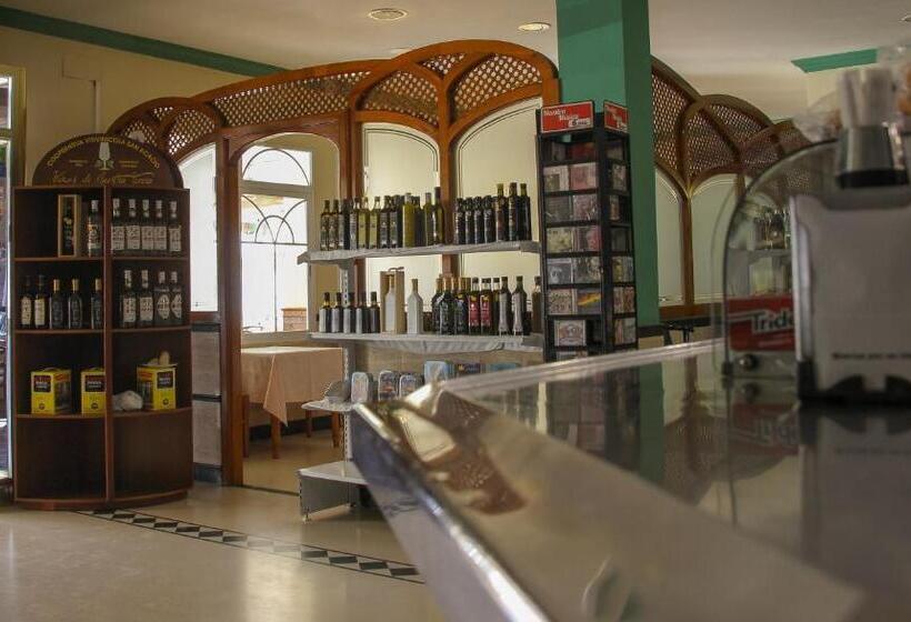 Пансион Hostal Restaurante El Cary