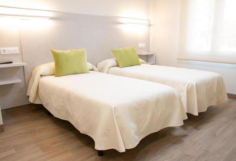 Пансион Hostal Restaurante El Cary