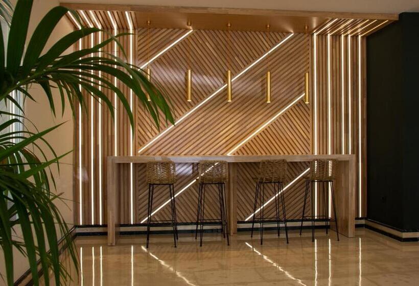 Пансион Hostal Restaurante El Cary