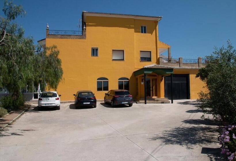 Пансион Hostal Restaurante El Cary