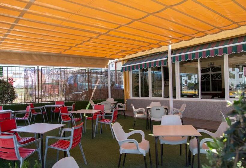 Пансион Hostal Restaurante El Cary