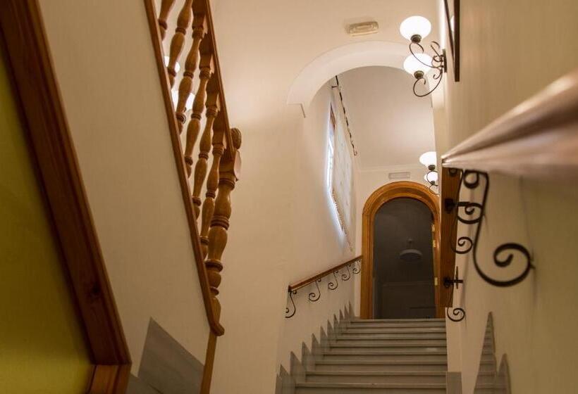 Пансион Hostal Restaurante El Cary