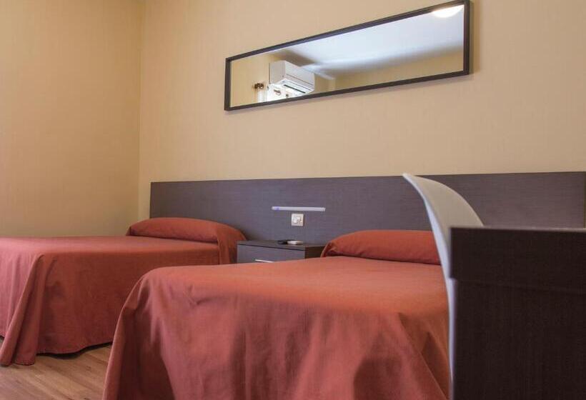 펜션 Hostal Restaurante María Victoria