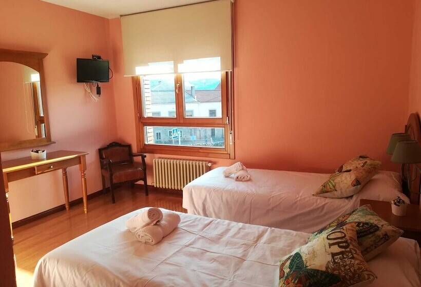 펜션 Hostal Restaurante Torreblanca