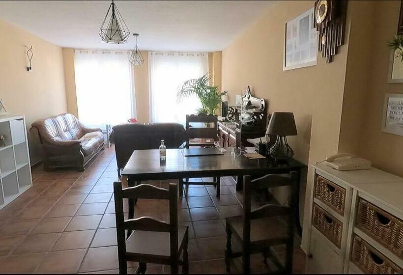 펜션 Hostal Santiago