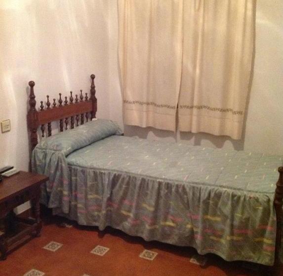 بنسيون Mesón De Lagartera