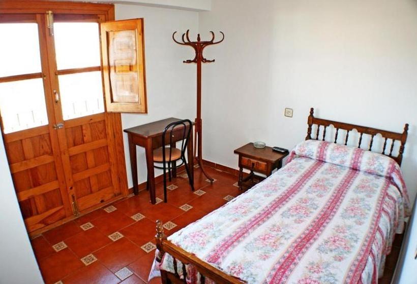 פנסיון Mesón De Lagartera