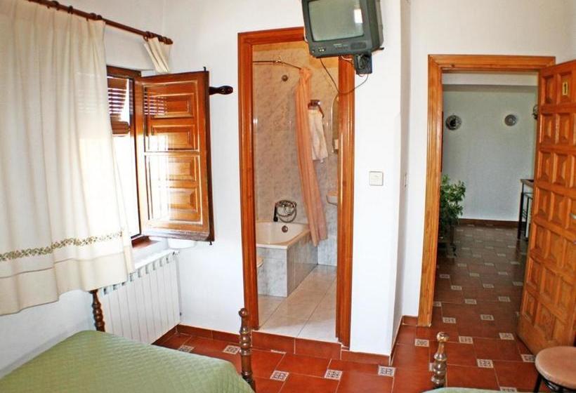 بنسيون Mesón De Lagartera