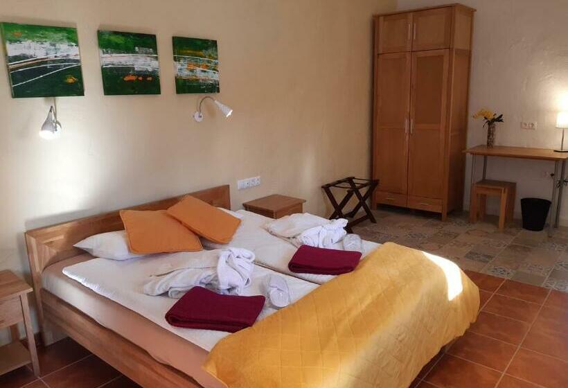 ペンション Olivetum Colina