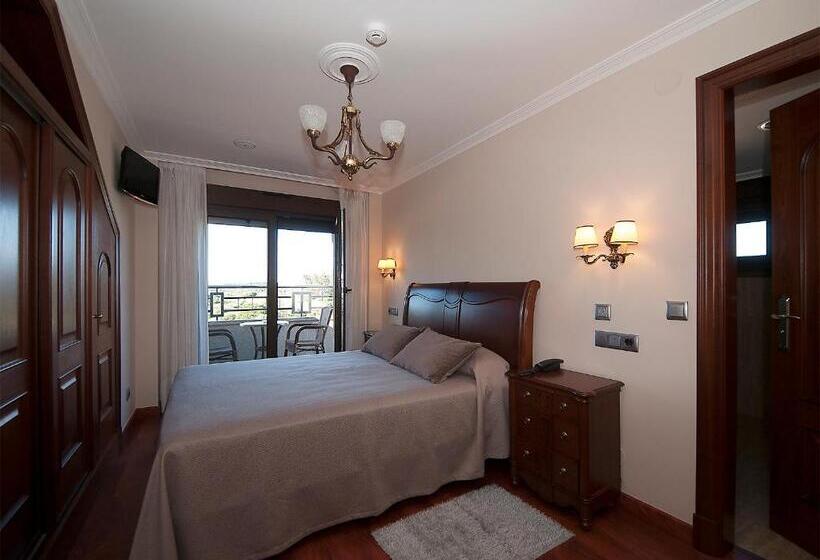 Pensión Residencia A Cruzán