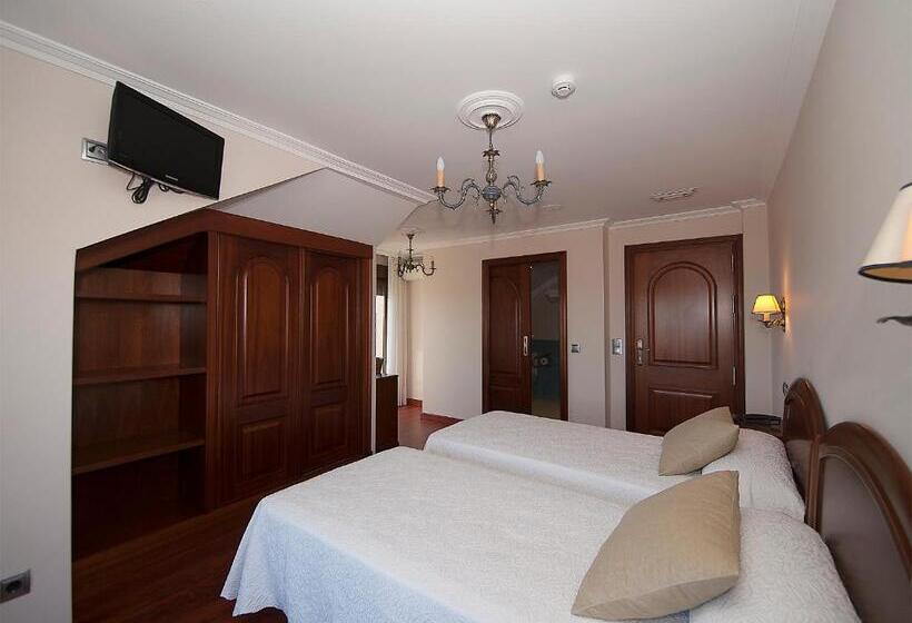 Pensión Residencia A Cruzán