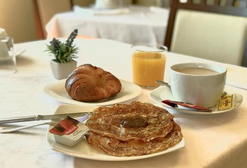 Pensión Residencia A Cruzán